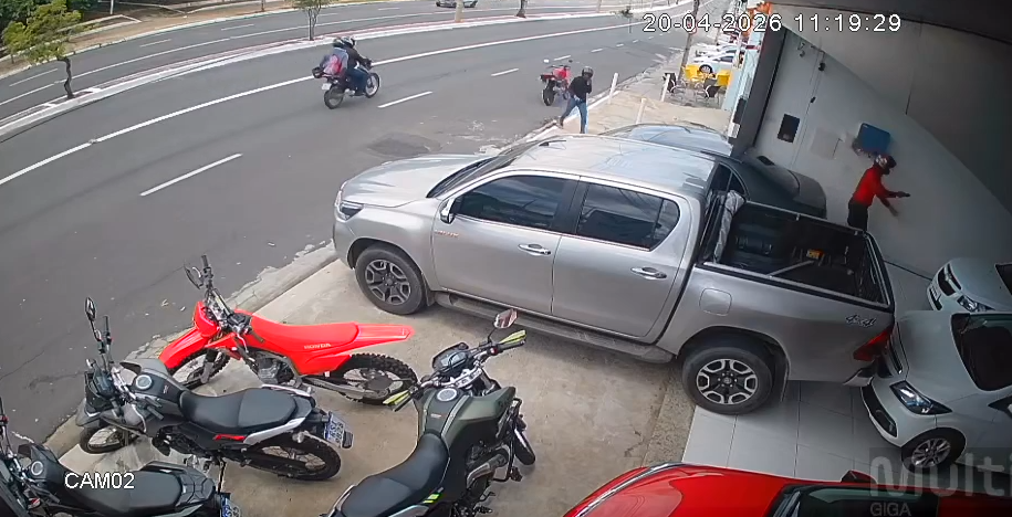 Loja de veículos é assaltada na Avenida Barão de Gurgueia em Teresina