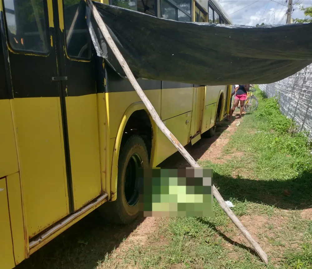 Mulher morre após ser atropelada por ônibus em povoado de União