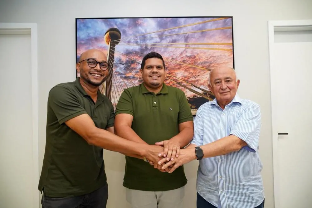 Prefeito de Madeiro declara apoio ao Deputado Júlio César ao Senado Federal