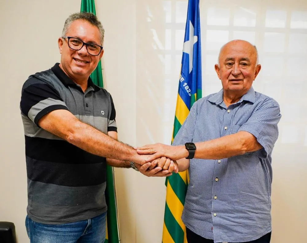 Prefeito de Nazária confirma apoio a Júlio César na disputa pelo Senado