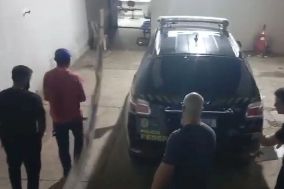 PRF prende em Altos caminhoneiro foragido por tentativa de homicídio