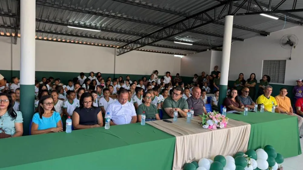 Prefeitura entrega ampliação da Escola Átila Lira