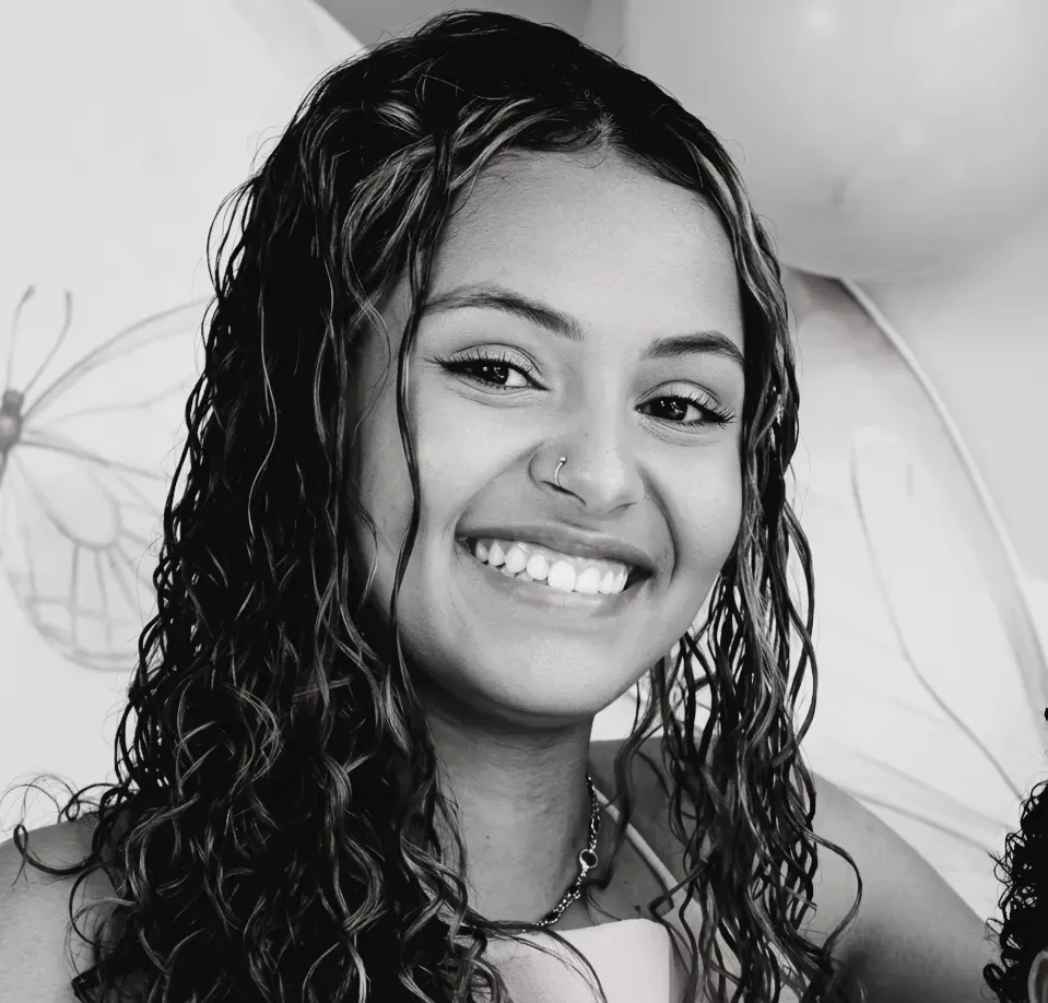 Jovem morre em acidente de moto após sair para comprar leite para a filha