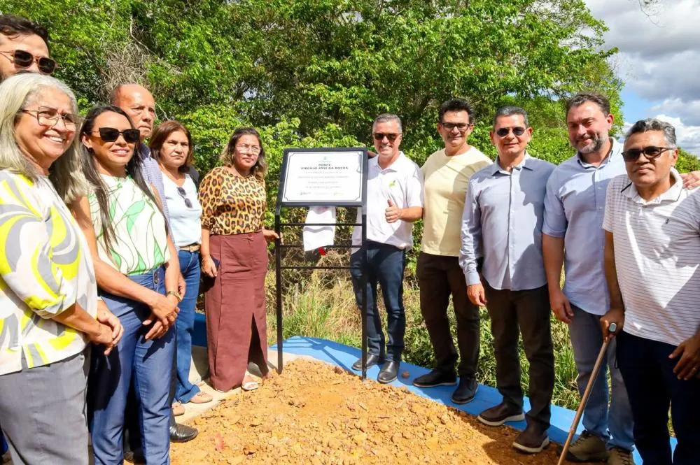 Novo Oriente inaugura ponte que fortalece mobilidade rural