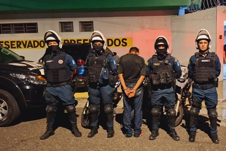 Após perseguição de moradores, suspeito de assalto é preso em flagrante no Centro