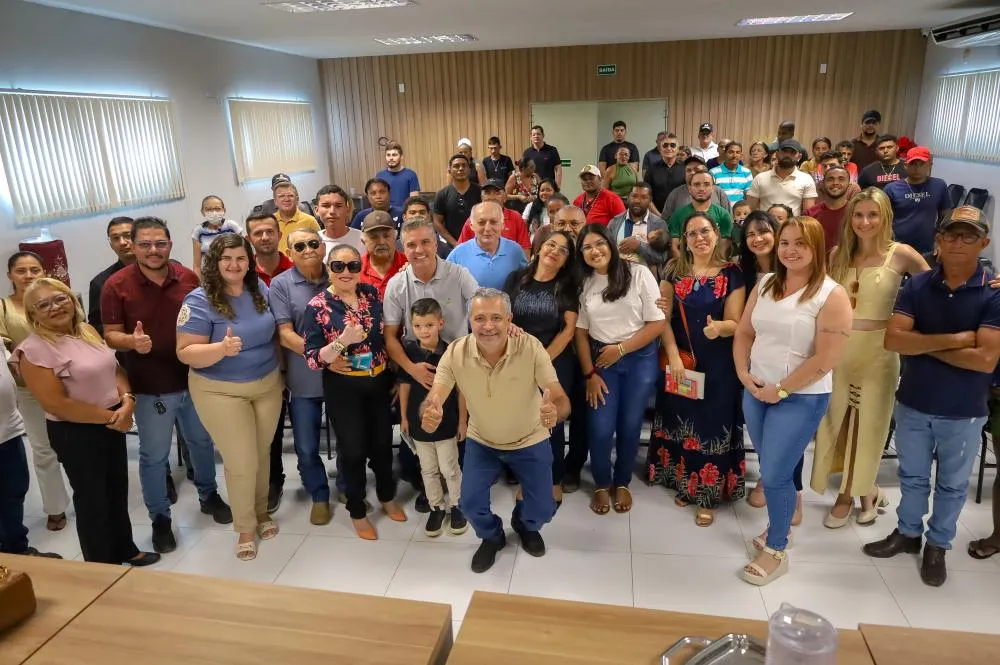 Dr. Vinicius reúne lideranças e destaca avanços no sul do Piauí
