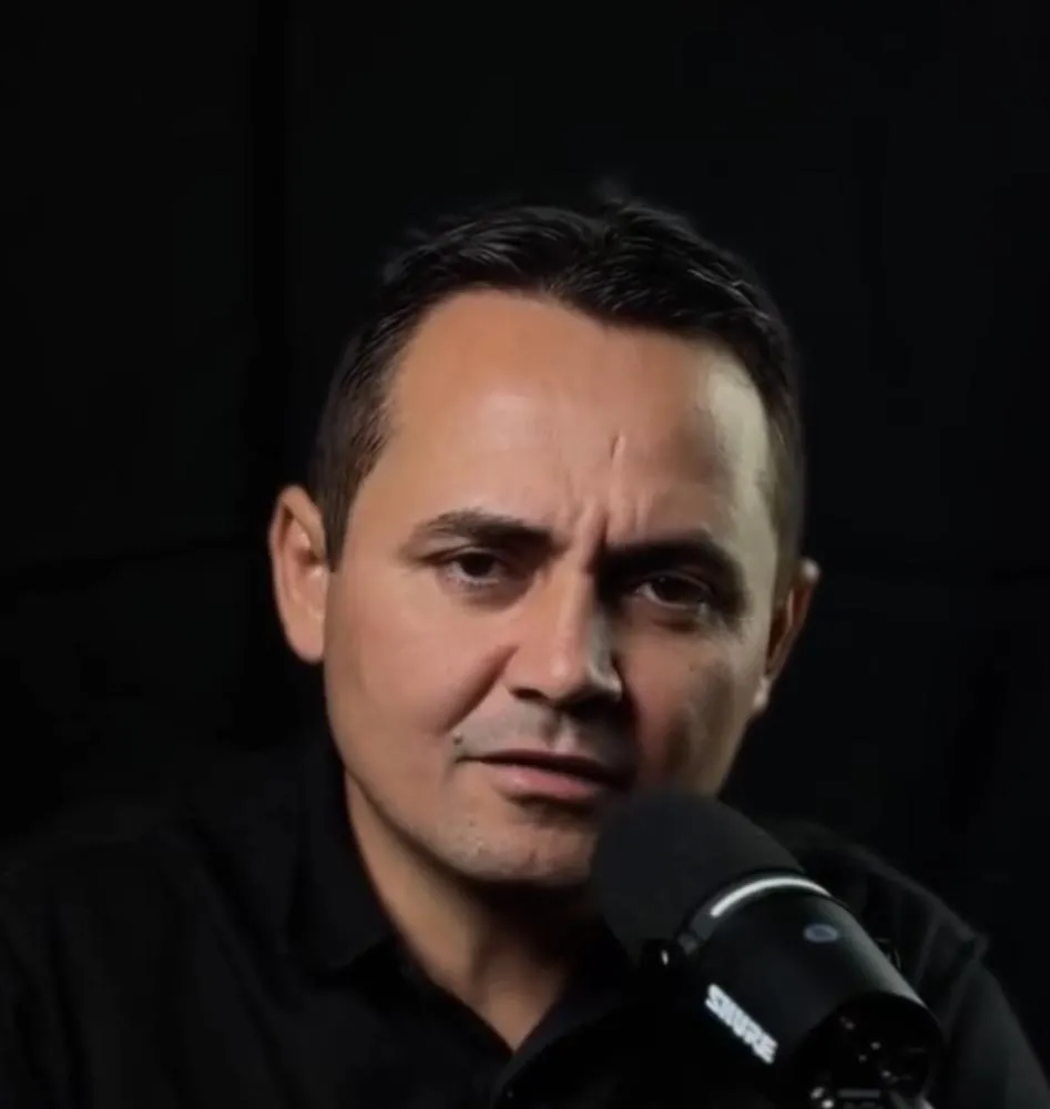 Delegado Charles Pessoa relata rotina de isolamento severo em presídios